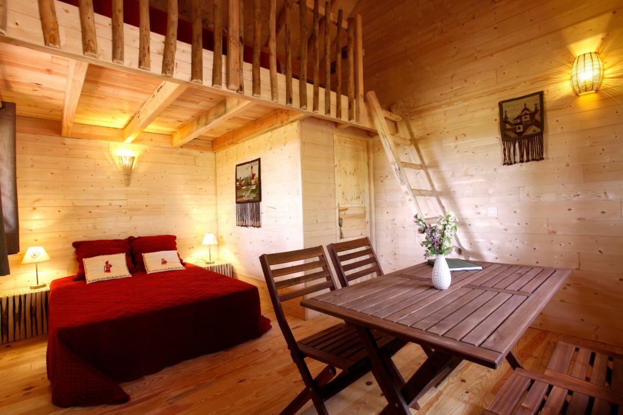 Les Cabanes Des Benauges Arbis 外观 照片