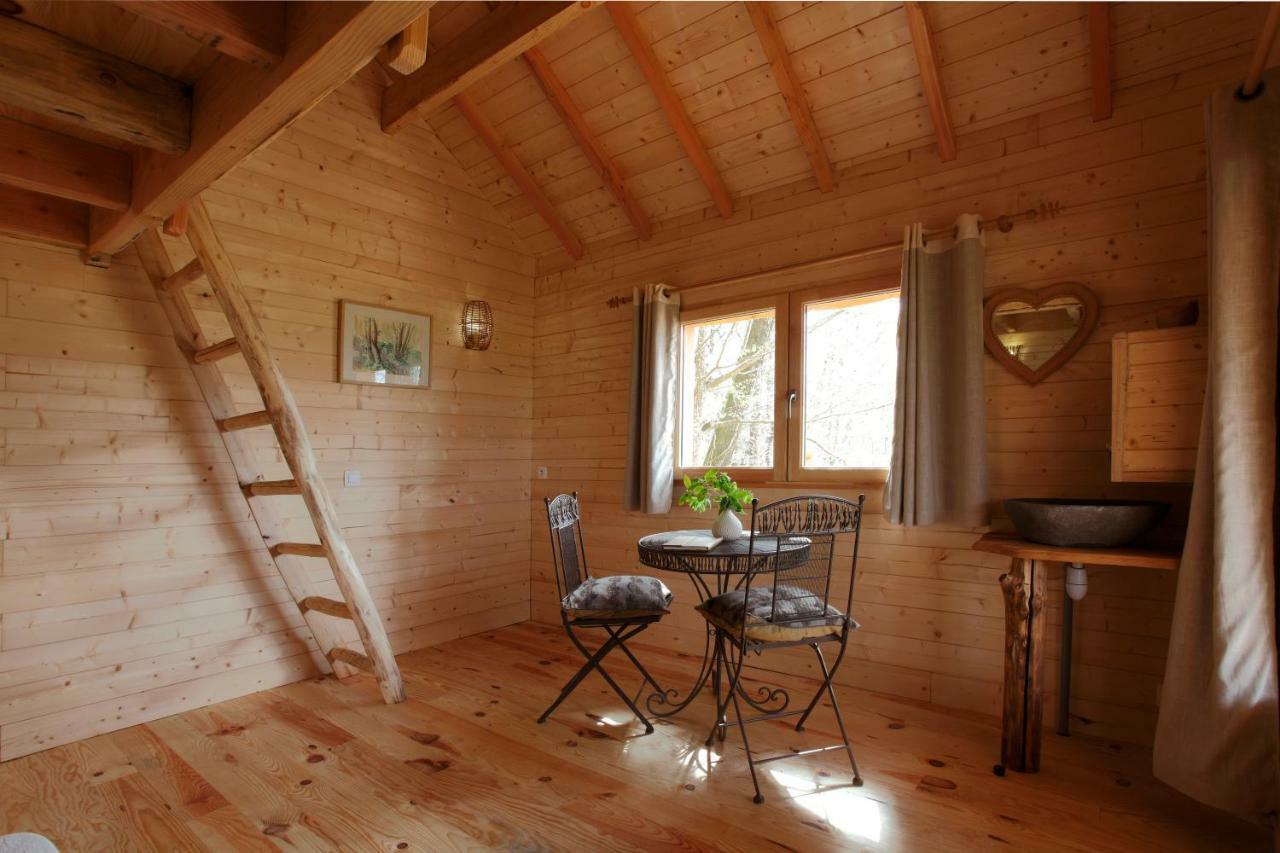 Les Cabanes Des Benauges Arbis 外观 照片