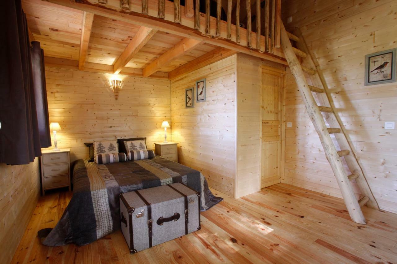 Les Cabanes Des Benauges Arbis 外观 照片